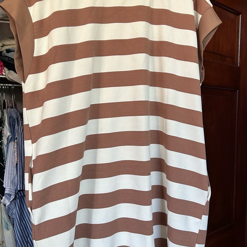 Entro Tan and White Ribbed Shift Dress - Size 1X